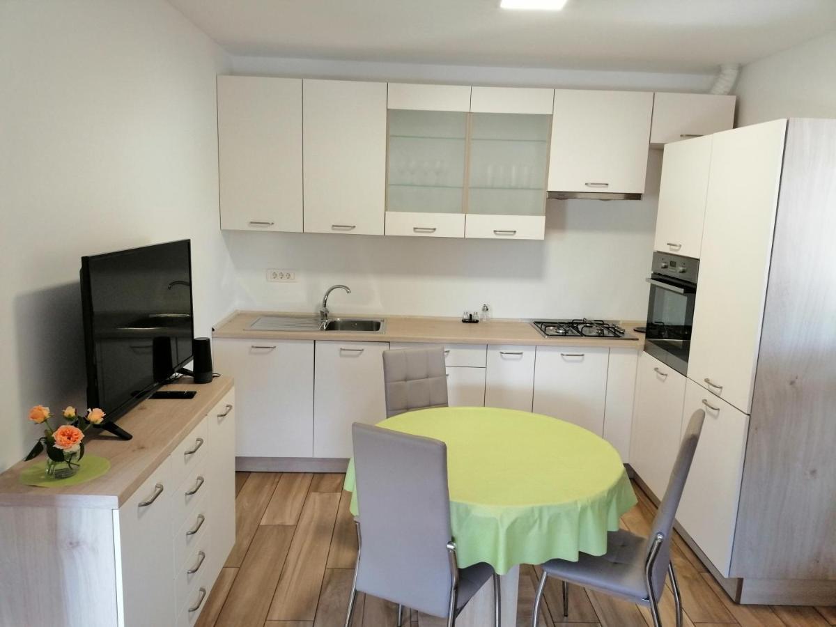 Apartamento Deno Podgrad  Exterior foto